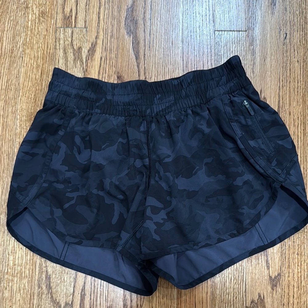 Lululemon Tracker 4” Shorts